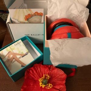 Tieks Poppy NIB, sz 7 w/travel bag SOLD OUT online
